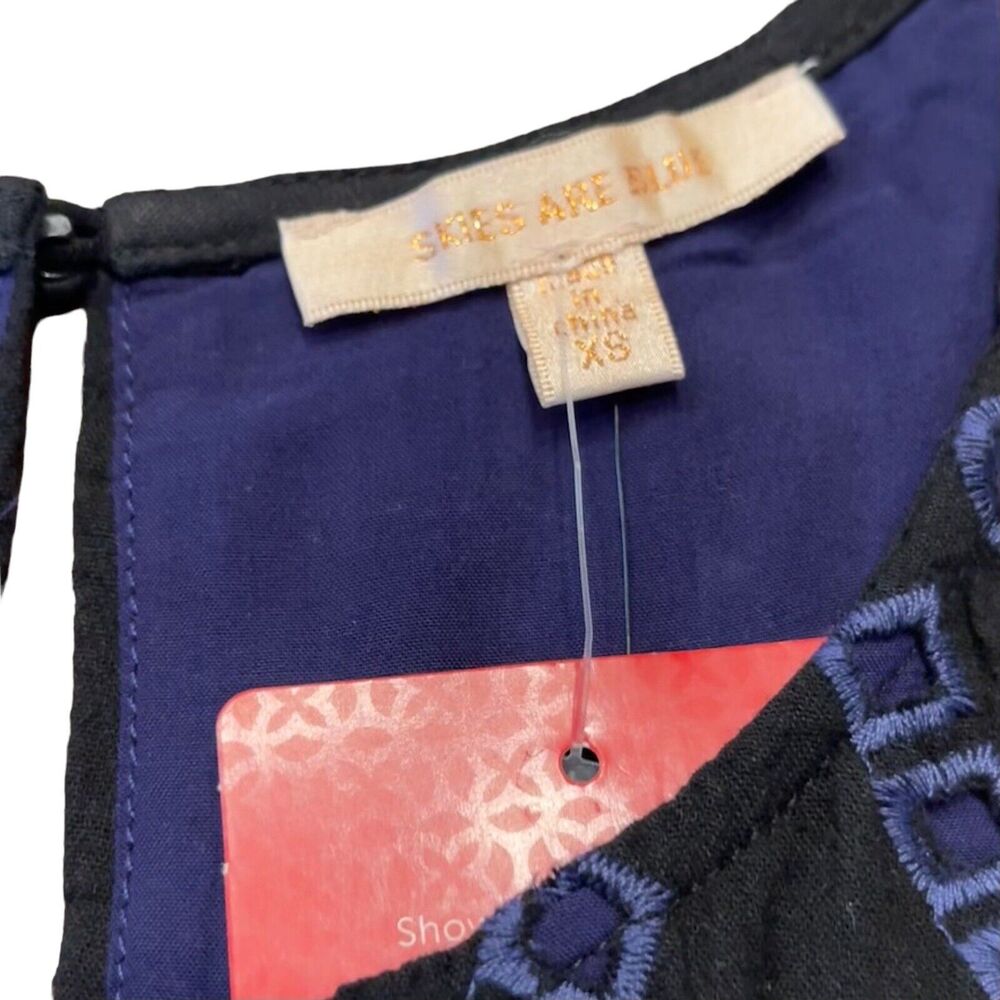 Sleeveless Embroidered Boho Blouse - Picture 5 of 7